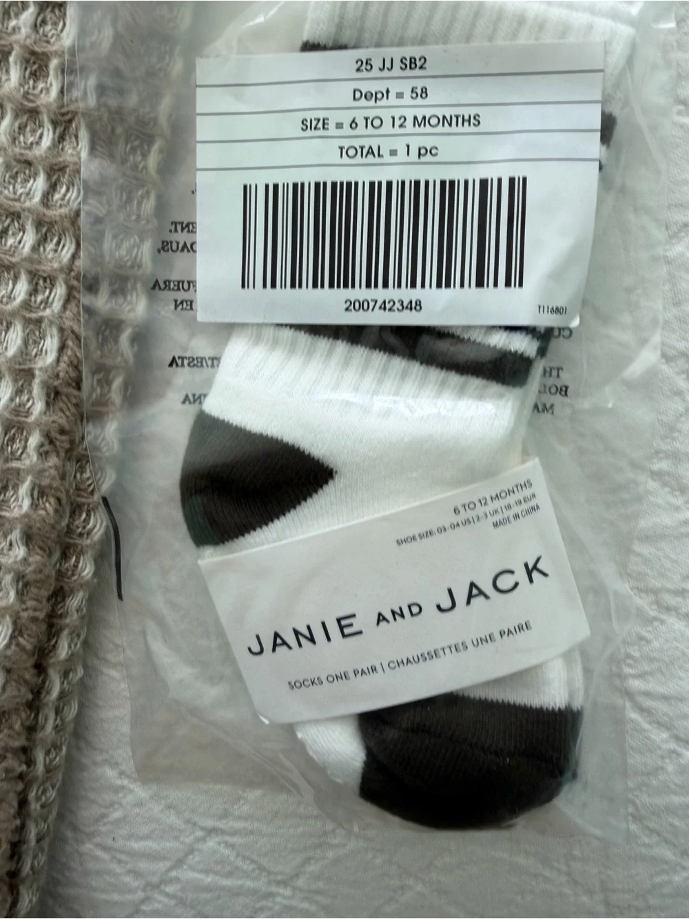 Janie and Jack baby socks with dog 6 to 12 months NWT